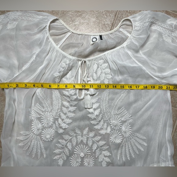 Anthropologie Akemi and Kin Embroidered White Sheer Blouse M - Picture 5 of 7